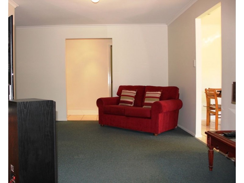 1 Burgundy crt, Petrie QLD 4502