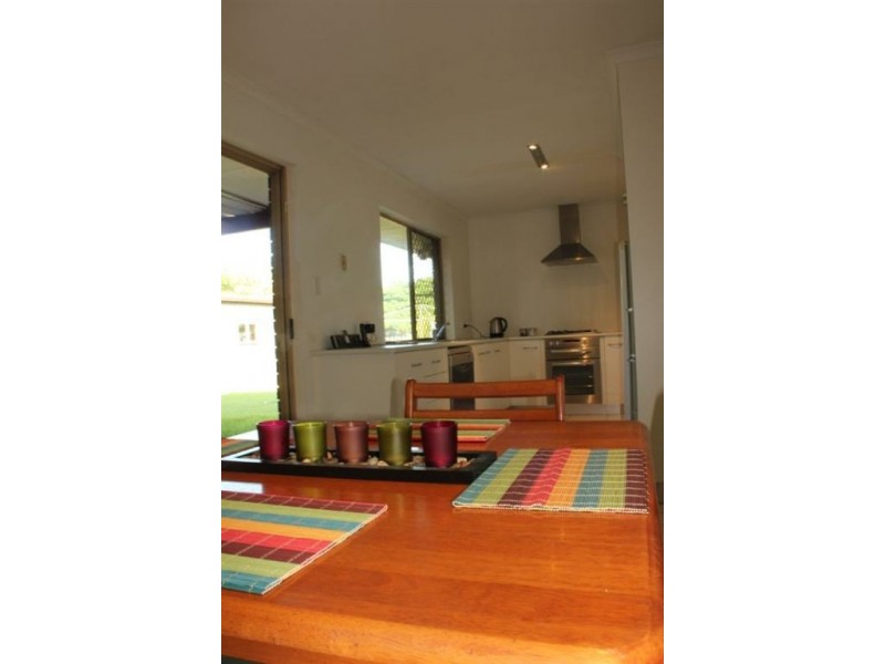 1 Burgundy crt, Petrie QLD 4502