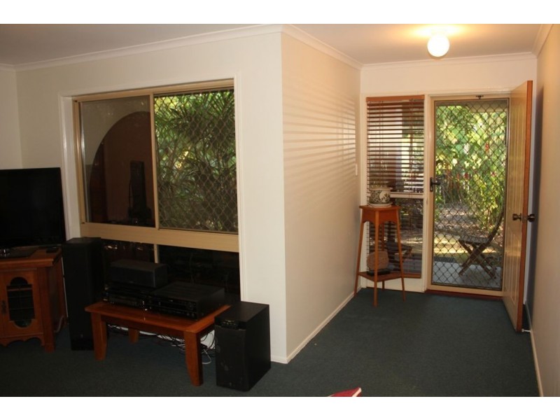 1 Burgundy crt, Petrie QLD 4502