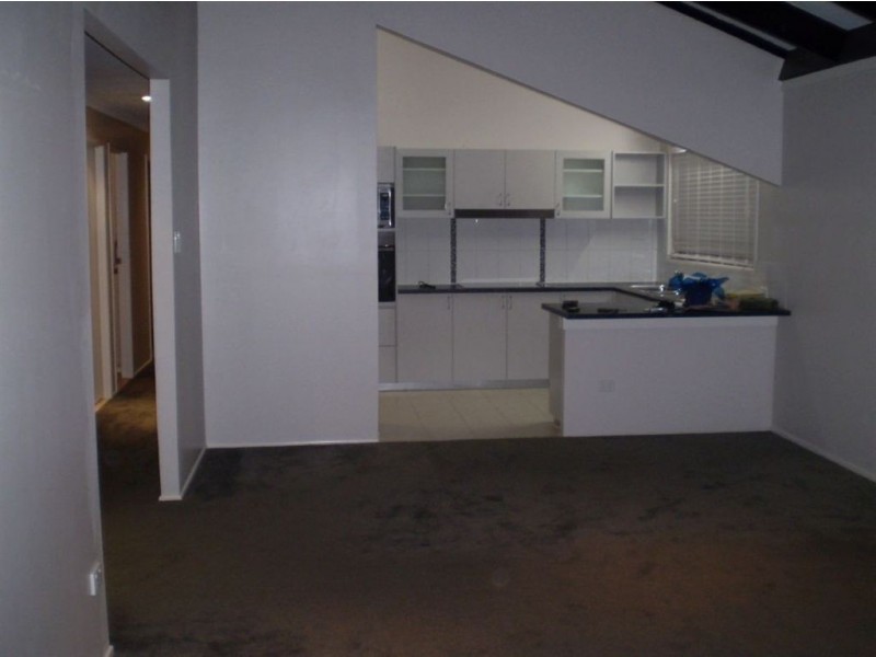 16 Chambery Rd, Petrie QLD 4502