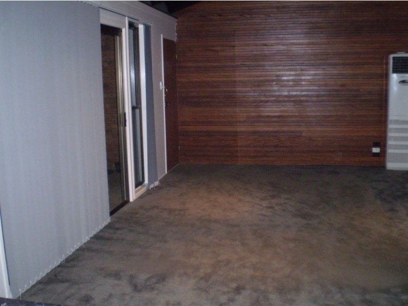 16 Chambery Rd, Petrie QLD 4502