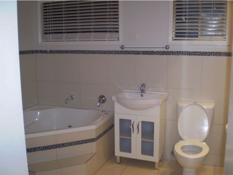 16 Chambery Rd, Petrie QLD 4502