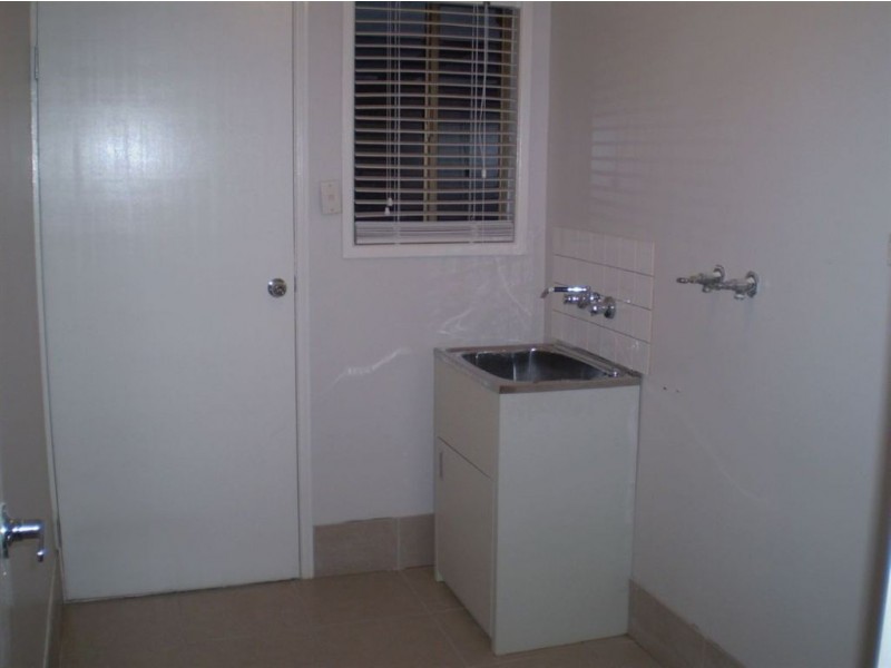 16 Chambery Rd, Petrie QLD 4502