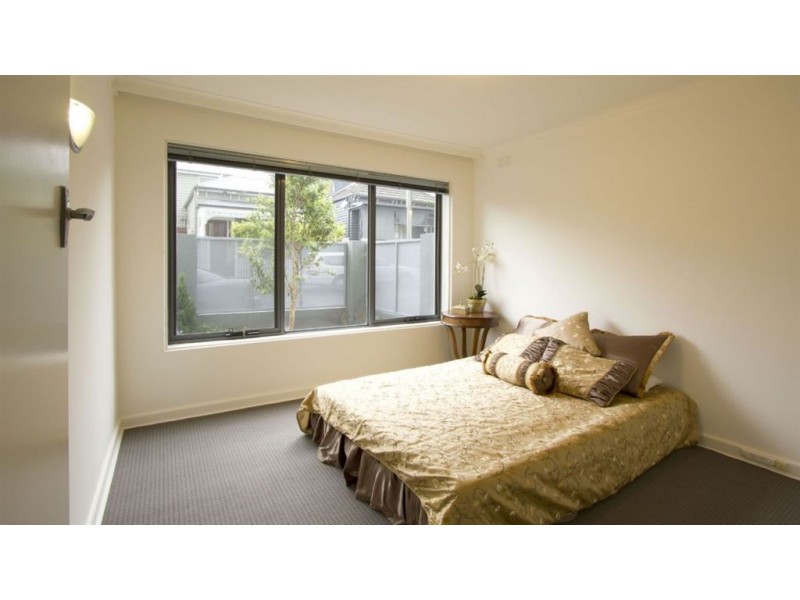 2/7 Ross Street, Elsternwick VIC 3185