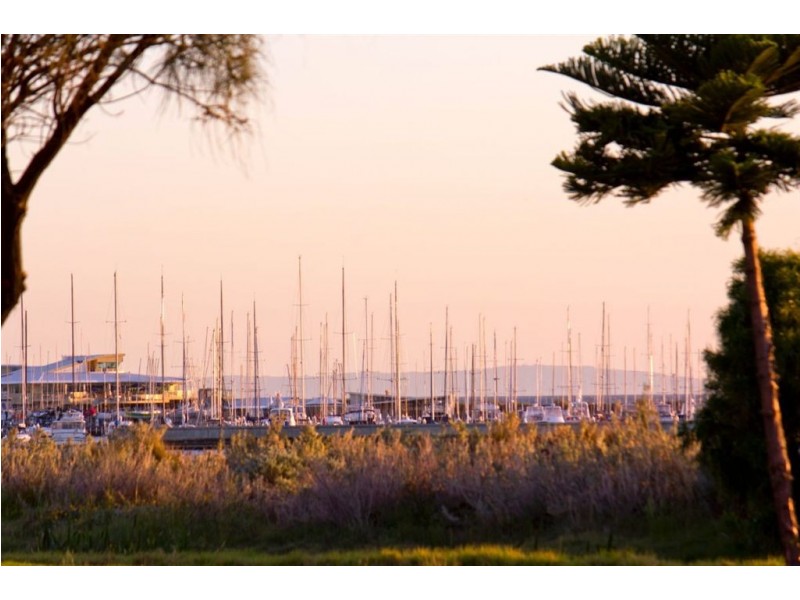 15 Beach Road, Hampton VIC 3188