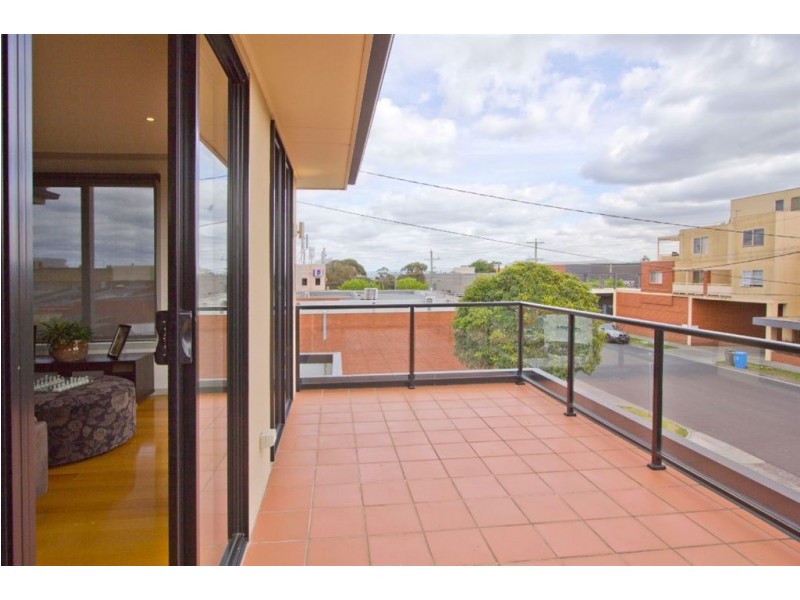 1/2 Mills, Hampton VIC 3188