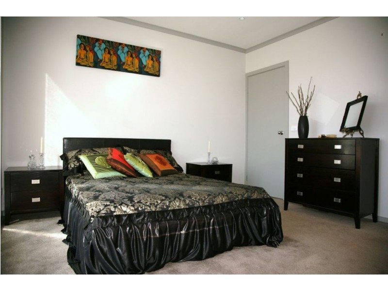 1/2 Mills, Hampton VIC 3188