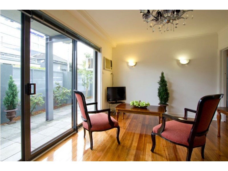 2/7 Ross, Elsternwick VIC 3185