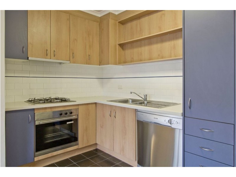 2/7 Ross, Elsternwick VIC 3185