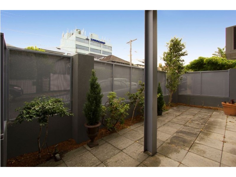2/7 Ross, Elsternwick VIC 3185