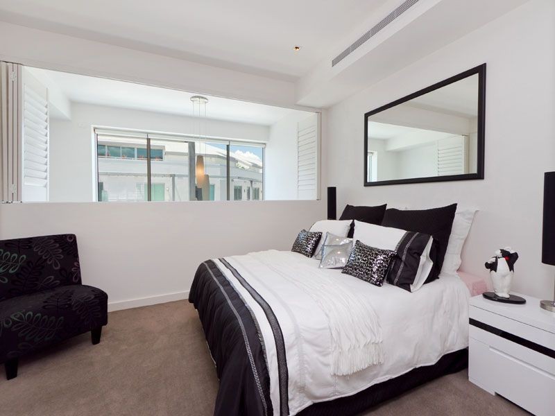 31/15 Beach Road, Hampton VIC 3188