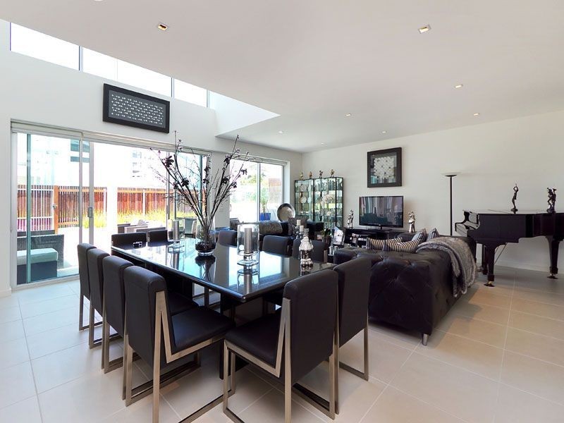 31/15 Beach Road, Hampton VIC 3188