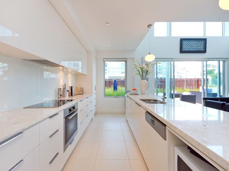 31/15 Beach Road, Hampton VIC 3188