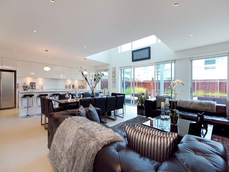 31/15 Beach Road, Hampton VIC 3188