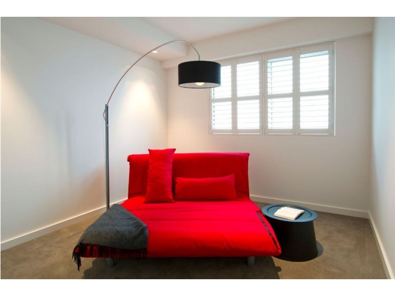 32/15 Beach Road, Hampton VIC 3188