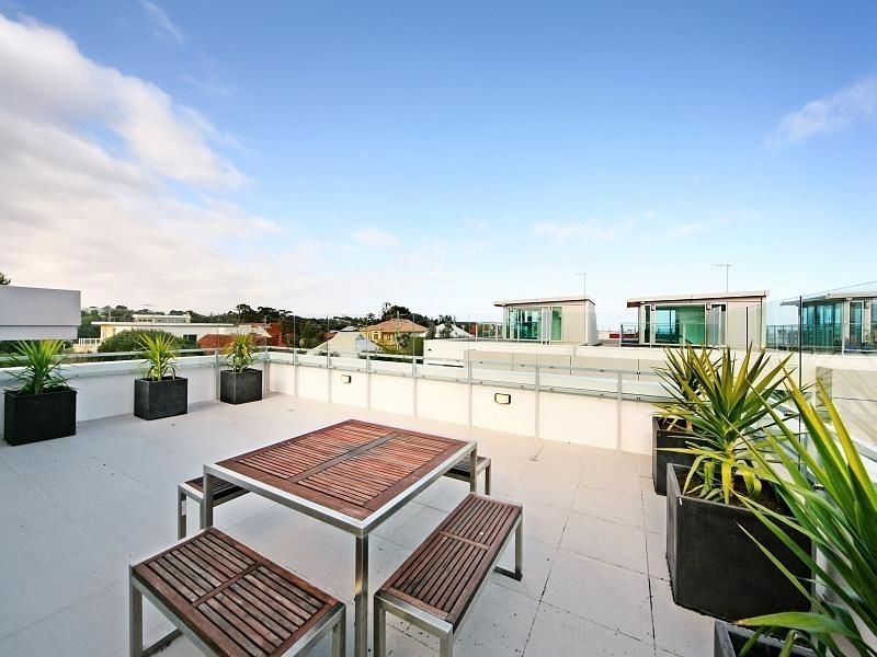 62/15 Beach Road, Hampton VIC 3188