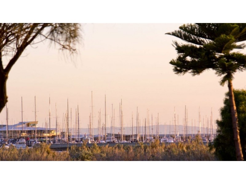 15/15 Beach Road, Hampton VIC 3188