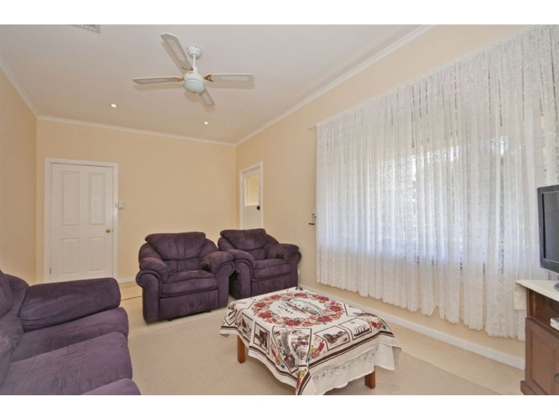 23 Longleat Road, Elizabeth Vale SA 5112