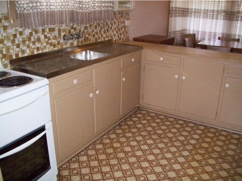 2 Thompson Street, Elizabeth South SA 5112