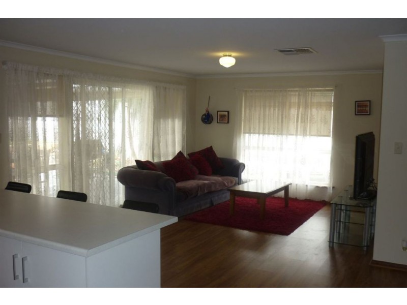 27 Linger Crescent, Elizabeth Downs SA 5113