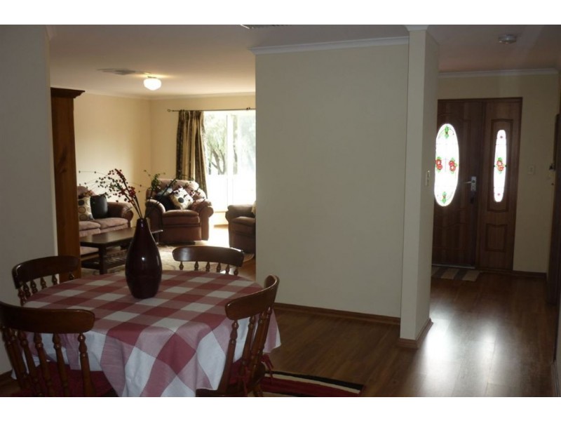 27 Linger Crescent, Elizabeth Downs SA 5113