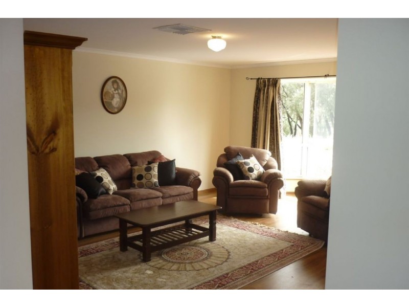 27 Linger Crescent, Elizabeth Downs SA 5113