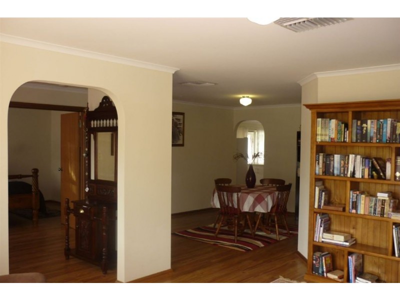 27 Linger Crescent, Elizabeth Downs SA 5113