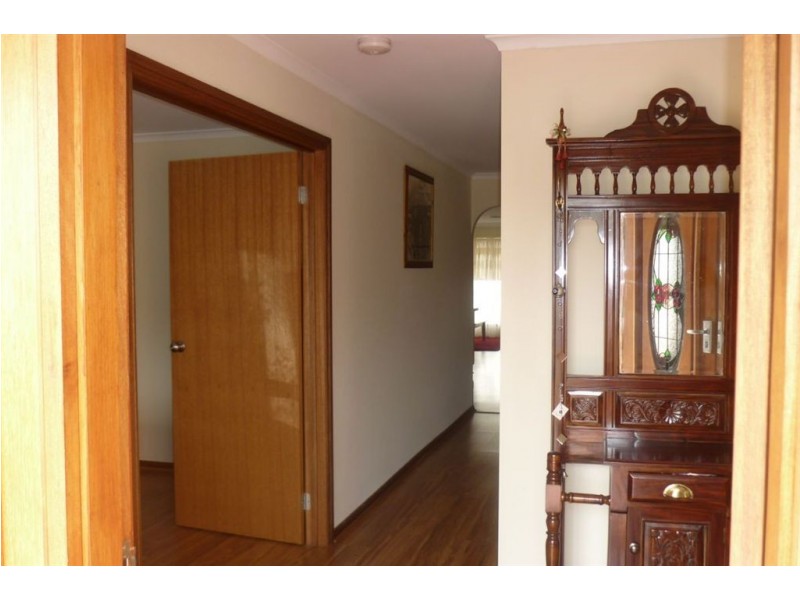 27 Linger Crescent, Elizabeth Downs SA 5113