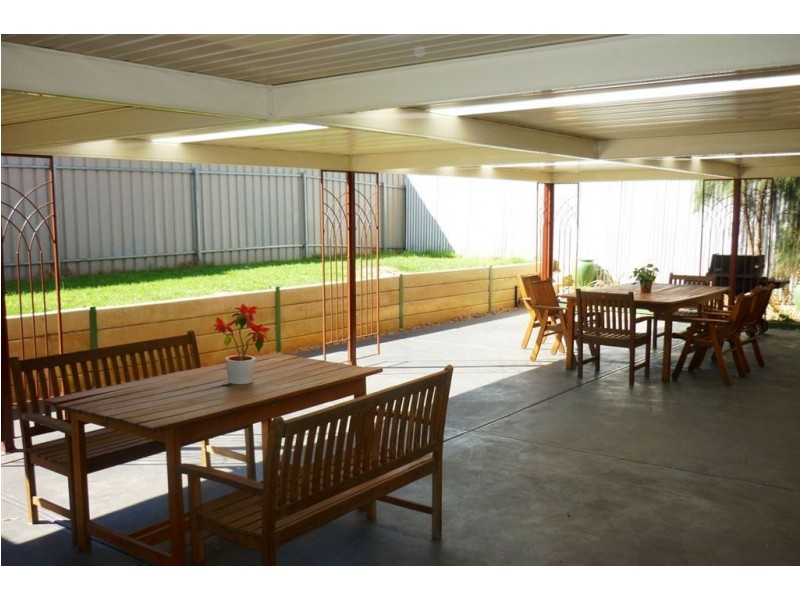 27 Linger Crescent, Elizabeth Downs SA 5113