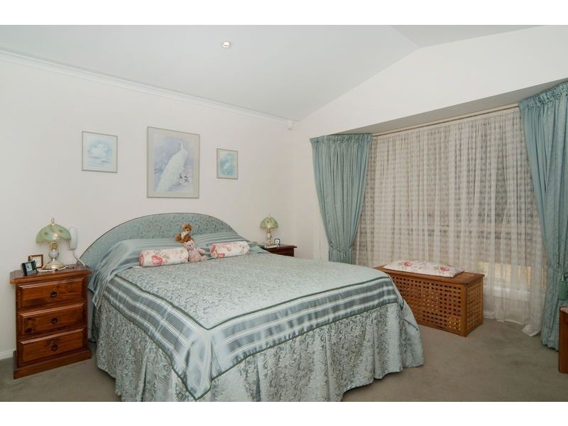 11 McGonigal Drive, Willaston SA 5118