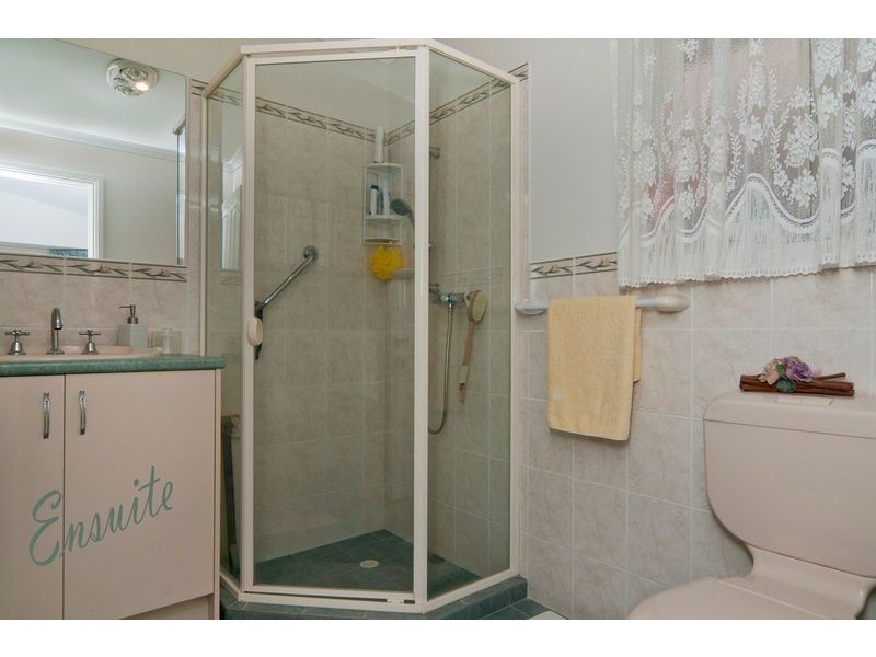 11 McGonigal Drive, Willaston SA 5118