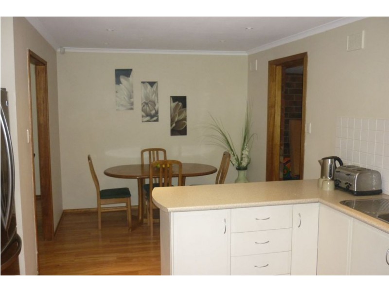 1 Broughton Road, Elizabeth Vale SA 5112