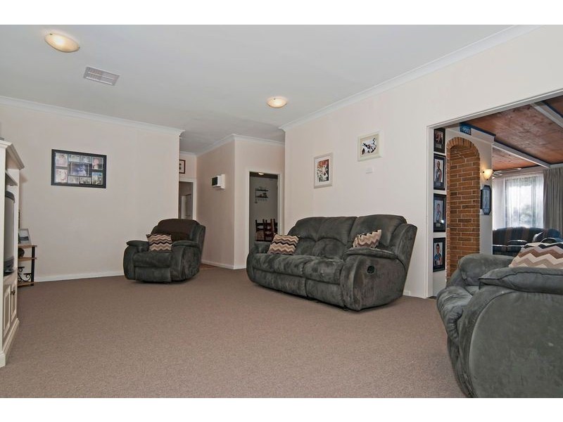 4 Haldane Street, Elizabeth Downs SA 5113