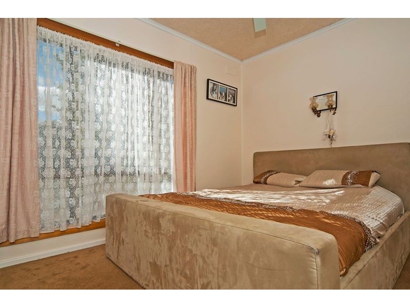 4 Haldane Street, Elizabeth Downs SA 5113