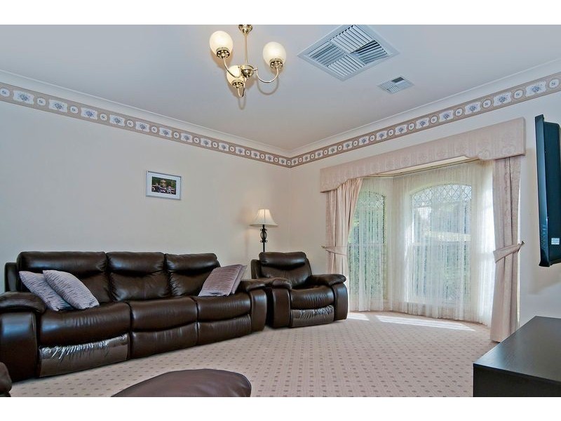 35 Piccadilly Circus, Golden Grove SA 5125