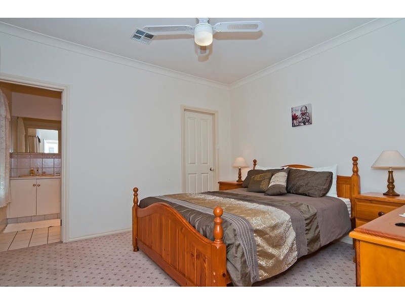 35 Piccadilly Circus, Golden Grove SA 5125