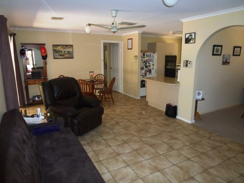 4 Hedgerow Drive, Gulfview Heights SA 5096