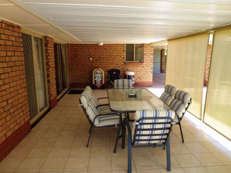 4 Hedgerow Drive, Gulfview Heights SA 5096