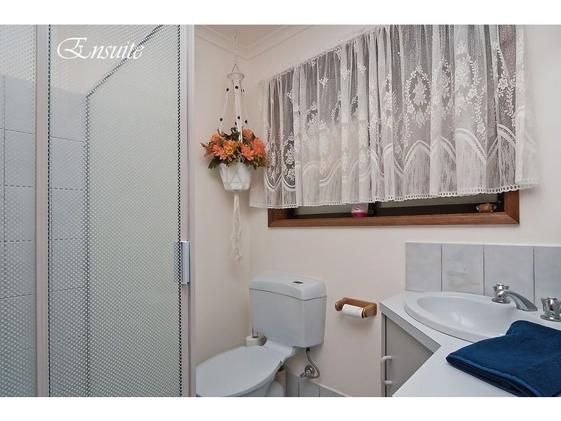 34 Hedgerow Drive, Gulfview Heights SA 5096