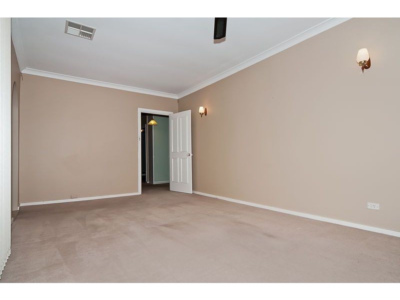 6 Baynes Avenue, Brahma Lodge SA 5109