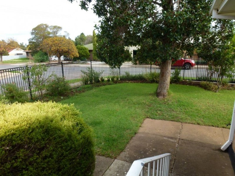 1 Hewish Crescent, Elizabeth Park SA 5113