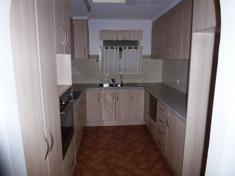 4 McCullogh Street, Elizabeth Downs SA 5113