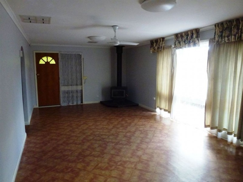 4 McCullogh Street, Elizabeth Downs SA 5113