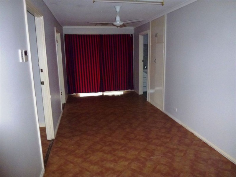 4 McCullogh Street, Elizabeth Downs SA 5113