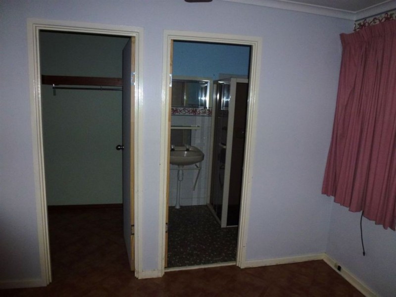 4 McCullogh Street, Elizabeth Downs SA 5113