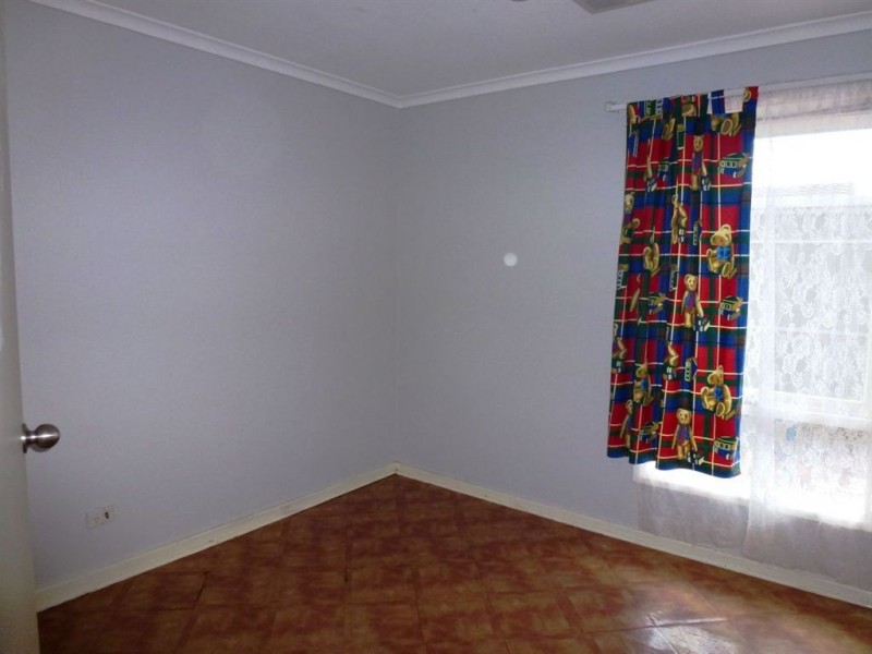 4 McCullogh Street, Elizabeth Downs SA 5113