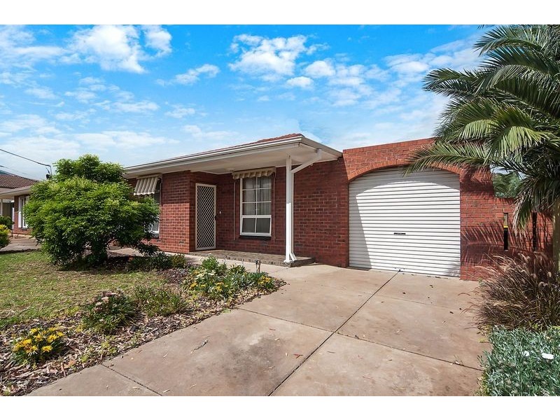 9 Dienelt Drive, Para Hills West SA 5096