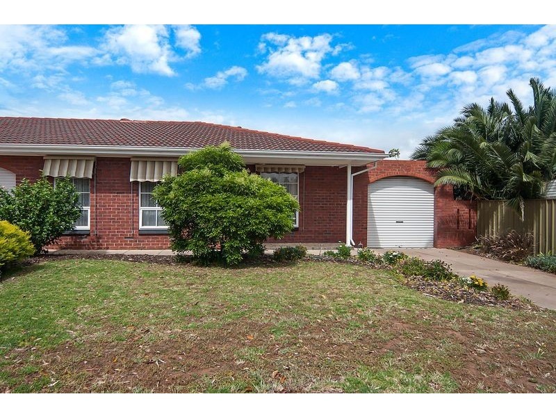9 Dienelt Drive, Para Hills West SA 5096