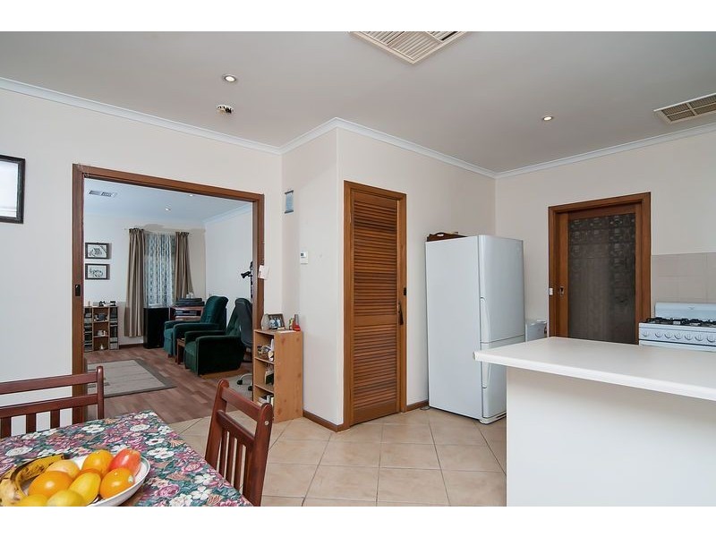 9 Dienelt Drive, Para Hills West SA 5096
