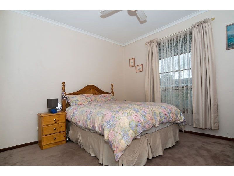 9 Dienelt Drive, Para Hills West SA 5096
